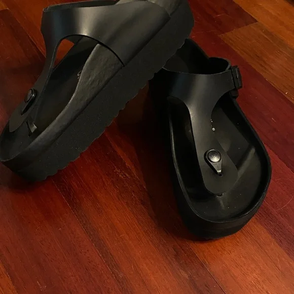 Birkenstock Never Worn Platform Black Women's Sandals - Picture 3 of 4